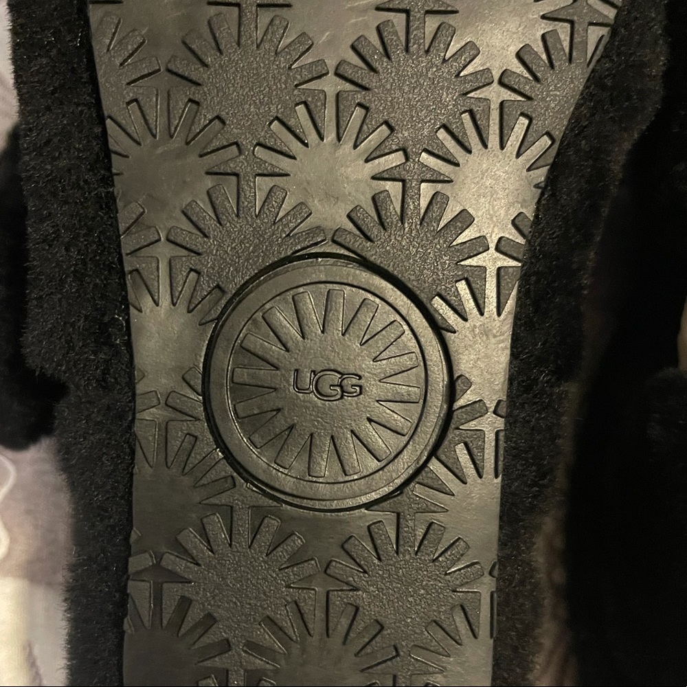 UGG Slides - Picture 2 of 4
